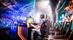 US Colleges Offer eSports Scholarships, UK Universities Lag Behind