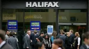 Halifax Bank Rolls Out Mobile App Feature Allowing Customers to Block Gambling Transactions with Debit and Credit Cards